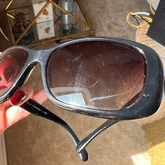 AUTHENTIC Chanel 5191 Bouton sunglasses - Picture 5 of 8
